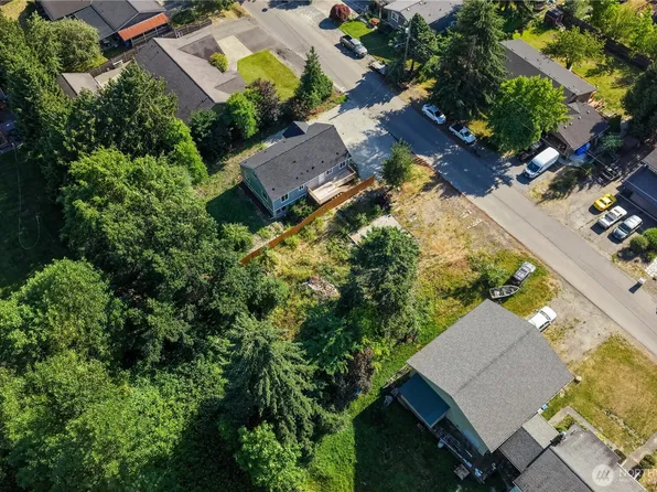 400 22nd Avenue Ct, Milton, WA 98354