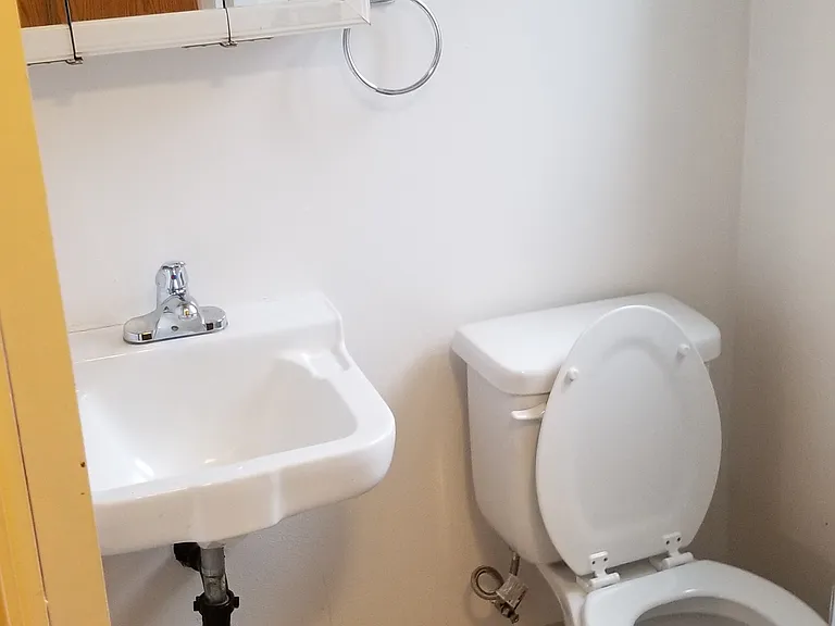 1/2 bath