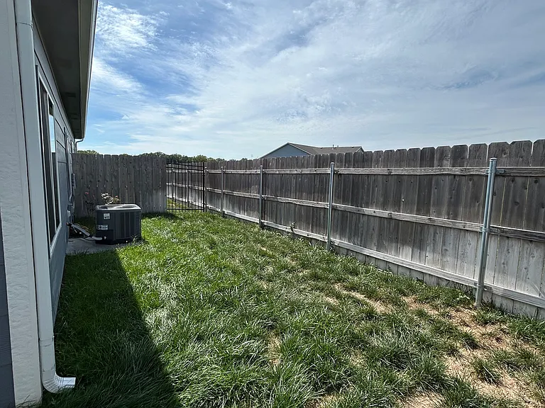 1403 N Azena St #1403 — Photo 12