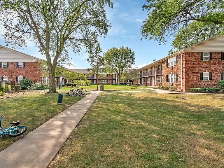 Iron Gate Apartments — Photo 17