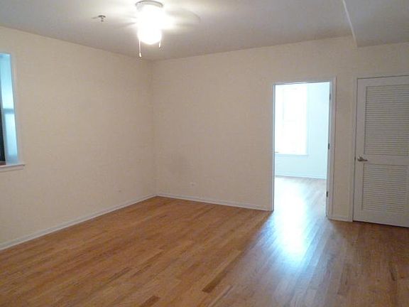 2nd image of 3706 N Kenmore Ave