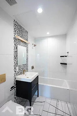 Rented by EXR | media 6