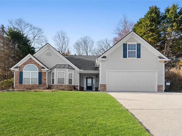 6728 Carriage Walk Ln, Flowery Branch, GA 30542