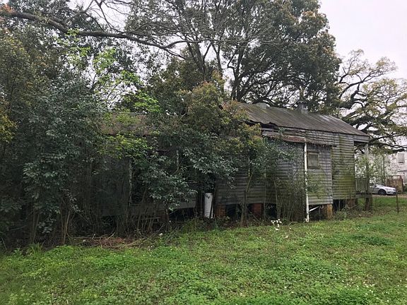 4th image of 419 Williams St