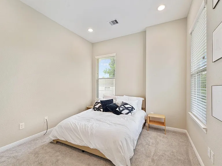5620 Madison St — Photo 13