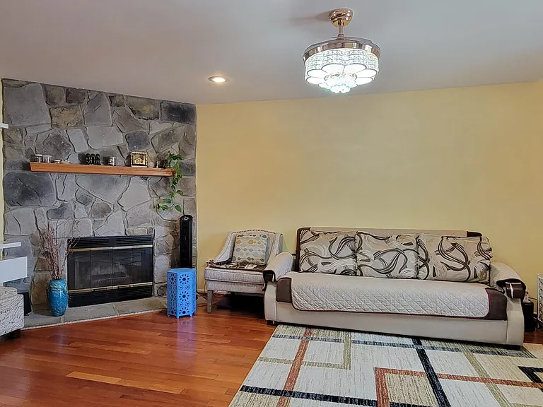 13 Linda Ct — Photo 4