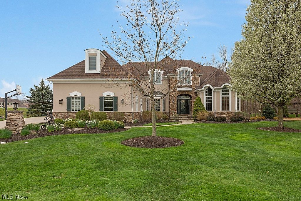 7483 Birkdale Ct, Solon, OH 44139 Zillow