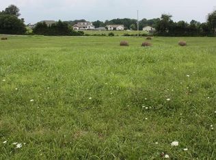 1 T Bird Dr, Science Hill, KY 42553