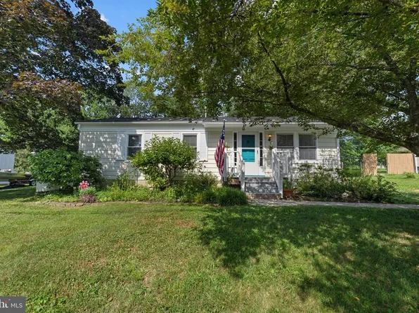 321 S 26th St, Purcellville, VA 20132