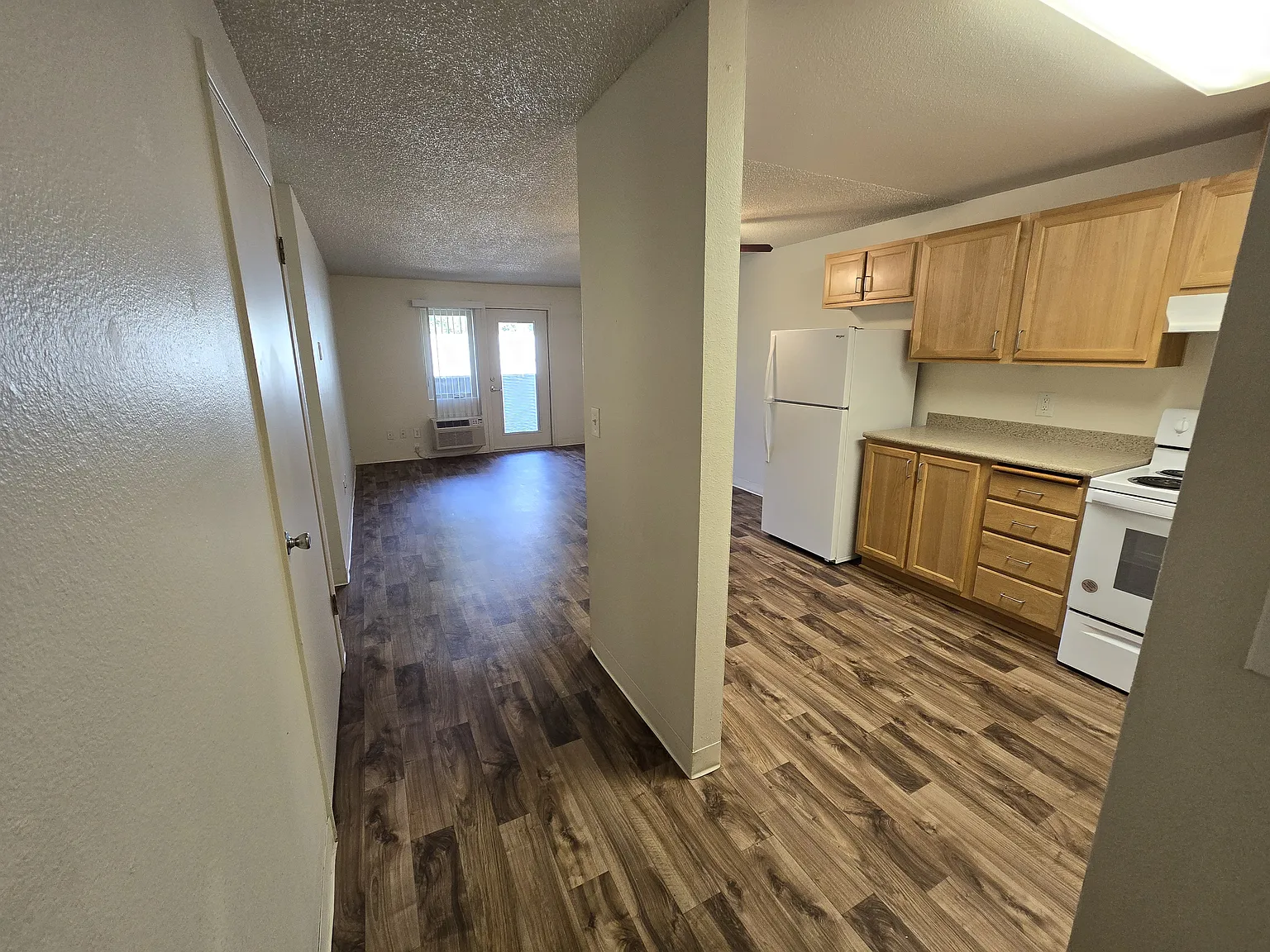 Metzger Park Apartments — Photo 3