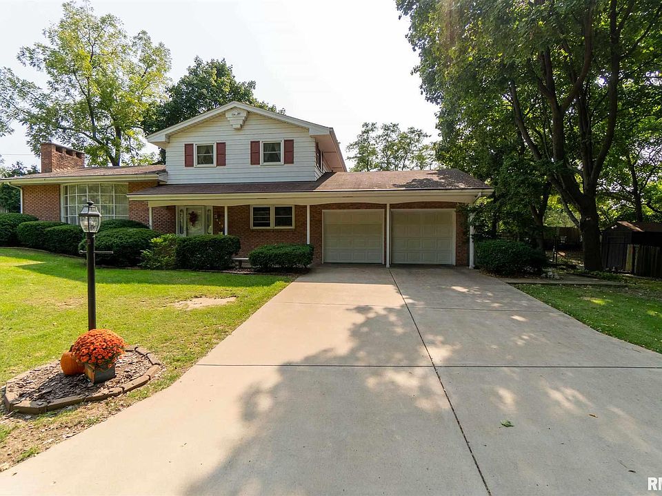 1st image of 120 E Oak Park Dr