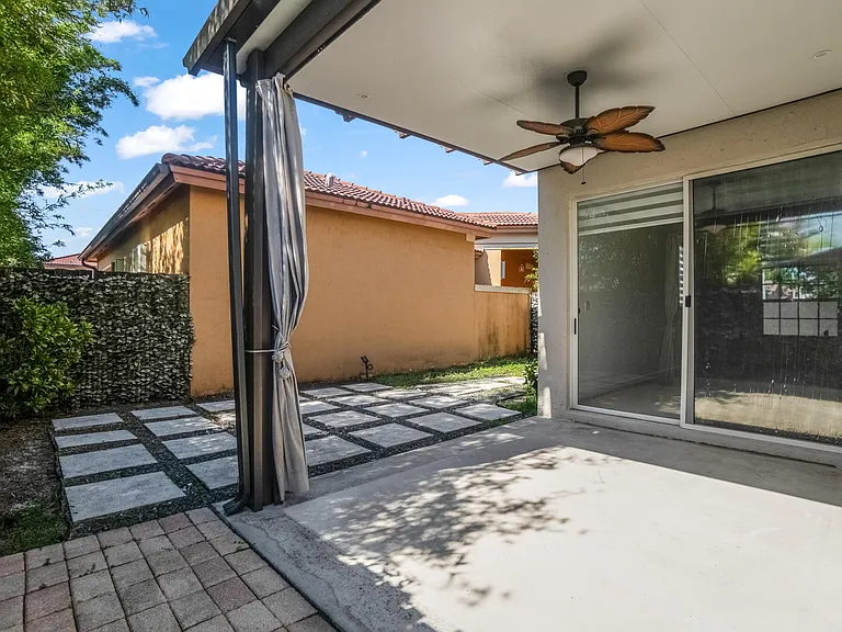 9002 SW 214th Ln — Photo 34