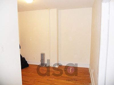 4th image of 516 E 80th St #*19
