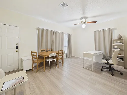2804 Rio Grande St #201 Photo 1