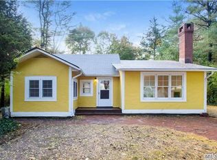 24 Palm Pl, West Babylon, NY 11704