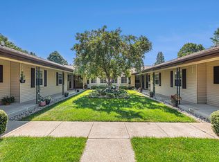 7464 Grove Dr #51, Jenison, MI 49428