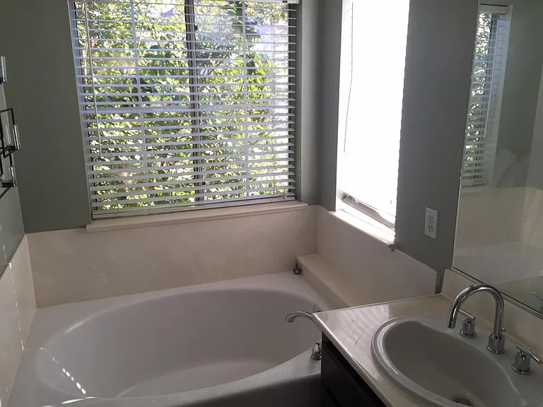 1884 Wayne Cir — Photo 8