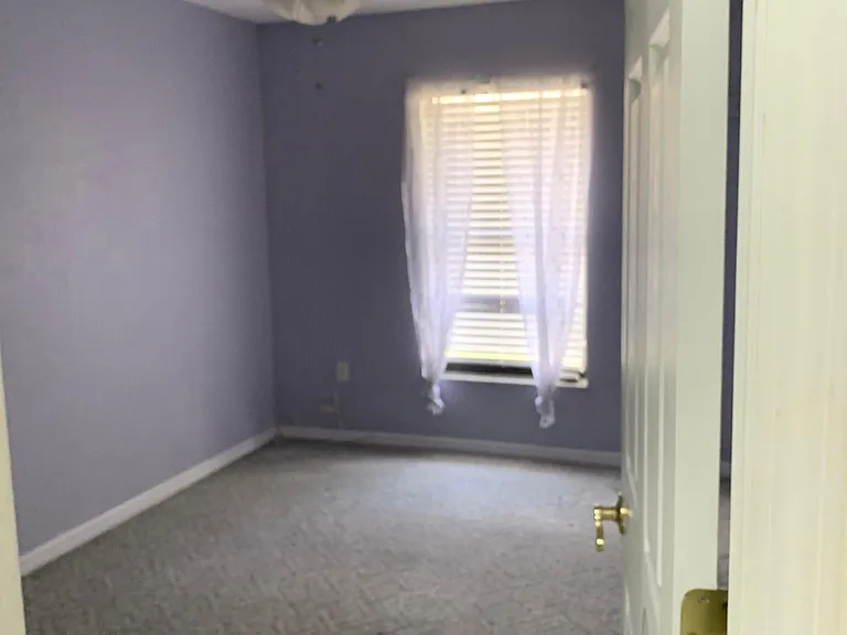 3817 Long Grove Ln — Photo 2