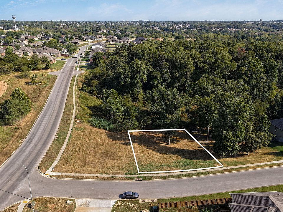 1st image of 859 E Richmond Way