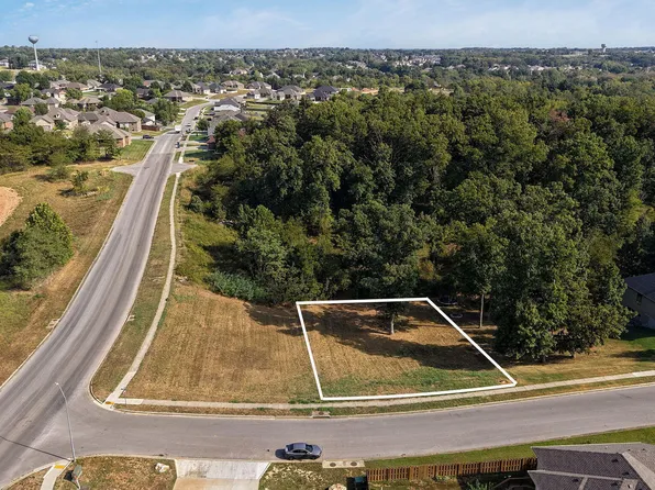 859 E Richmond Way, Nixa, MO 65714