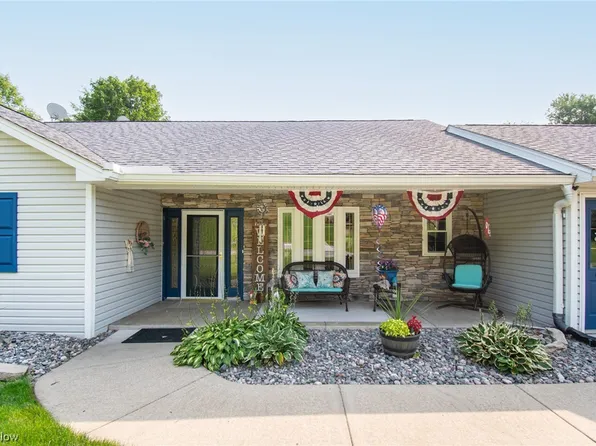 103 Grays Run Rd, Lowellville, OH 44436