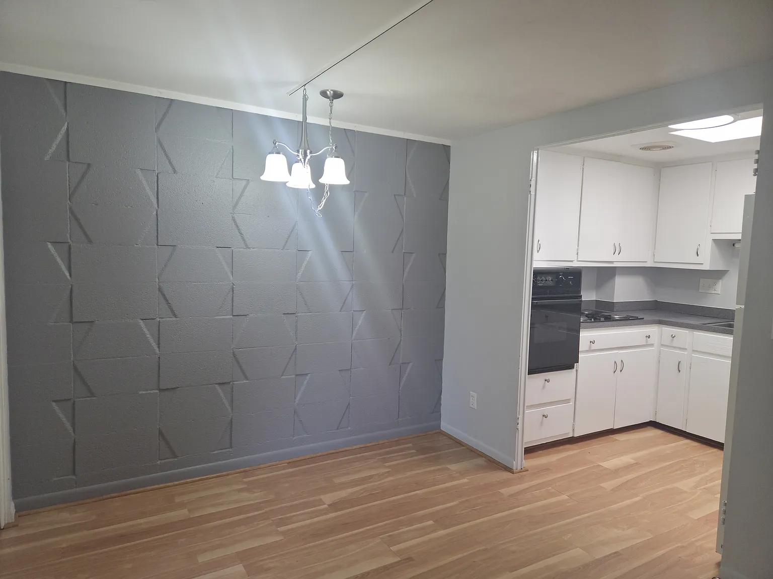 2 bed, 751 sqft, $1,250 — Photo 2