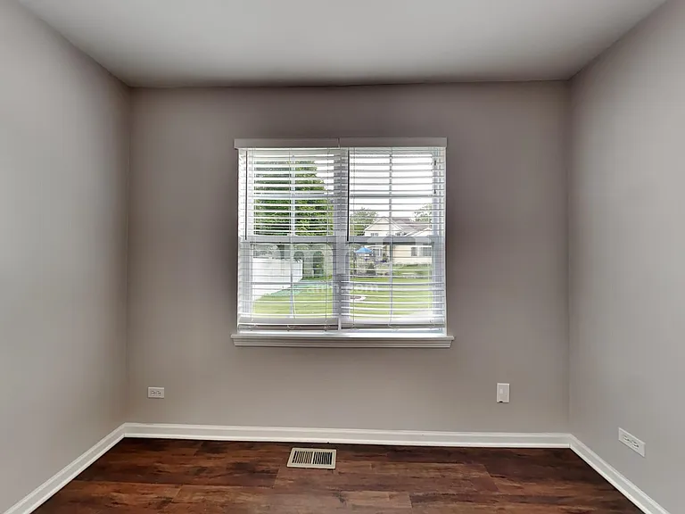 1372 Deer Creek Ln — Photo 8