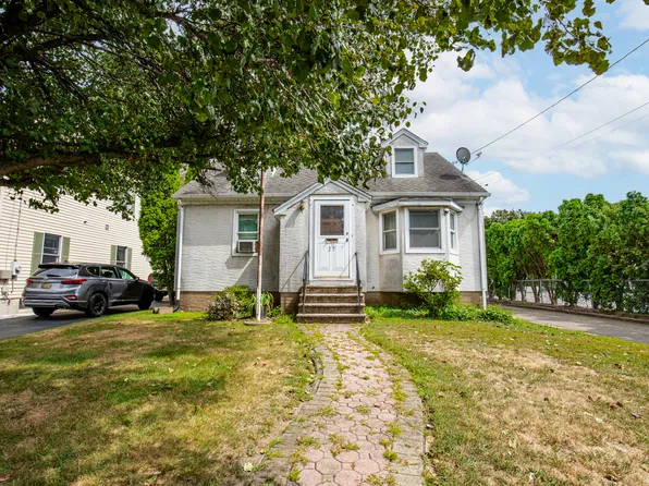 27 Harrison Ave, Waldwick, NJ 07463