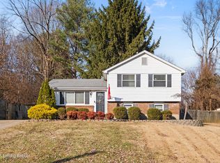 8705 Shepherds Ct, Louisville, KY 40291