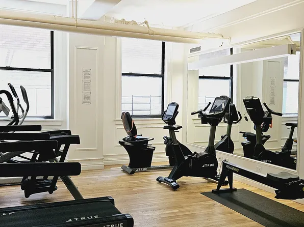 395 Riverside Drive image 8 of 9