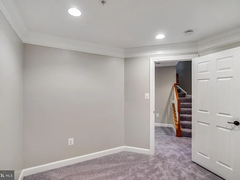 9684 Atterbury Ln — Photo 41