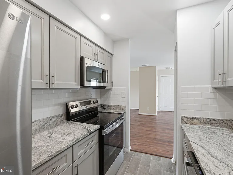 13408 Shady Knoll Dr #308 — Photo 4