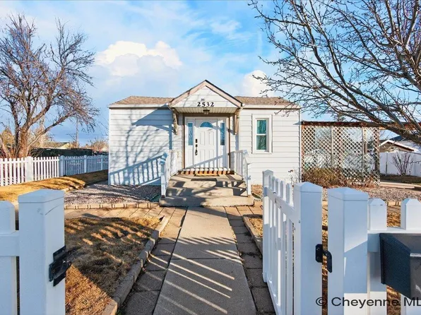 2532 E 9th St, Cheyenne, WY 82001