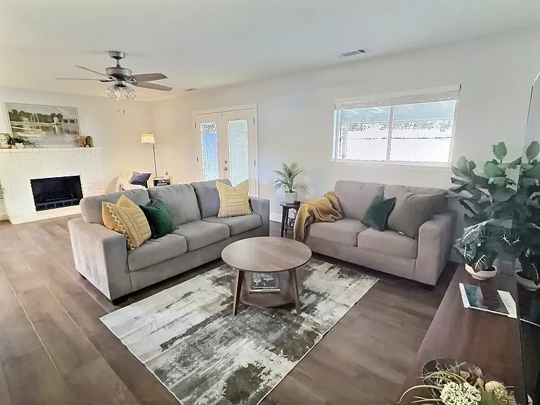 8237 N Del Mar Ave — Photo 9