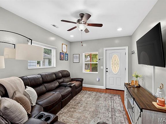 5th image of 4725 Hummel Ave