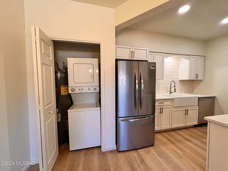 5500 N Valley View Rd #231 — Photo 8
