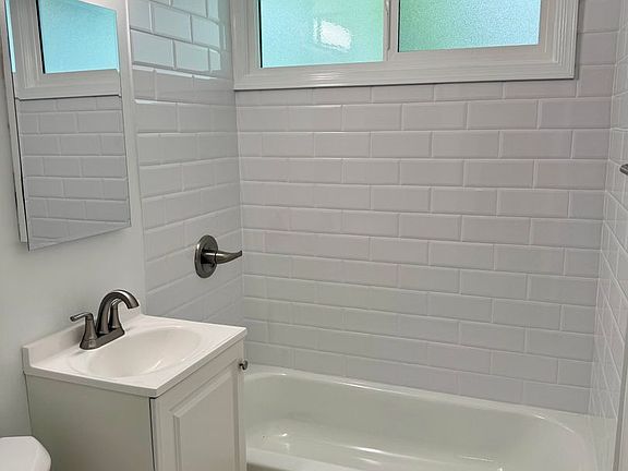 4th image of 10350-10358 Bellwood Ave #5681bd5d1