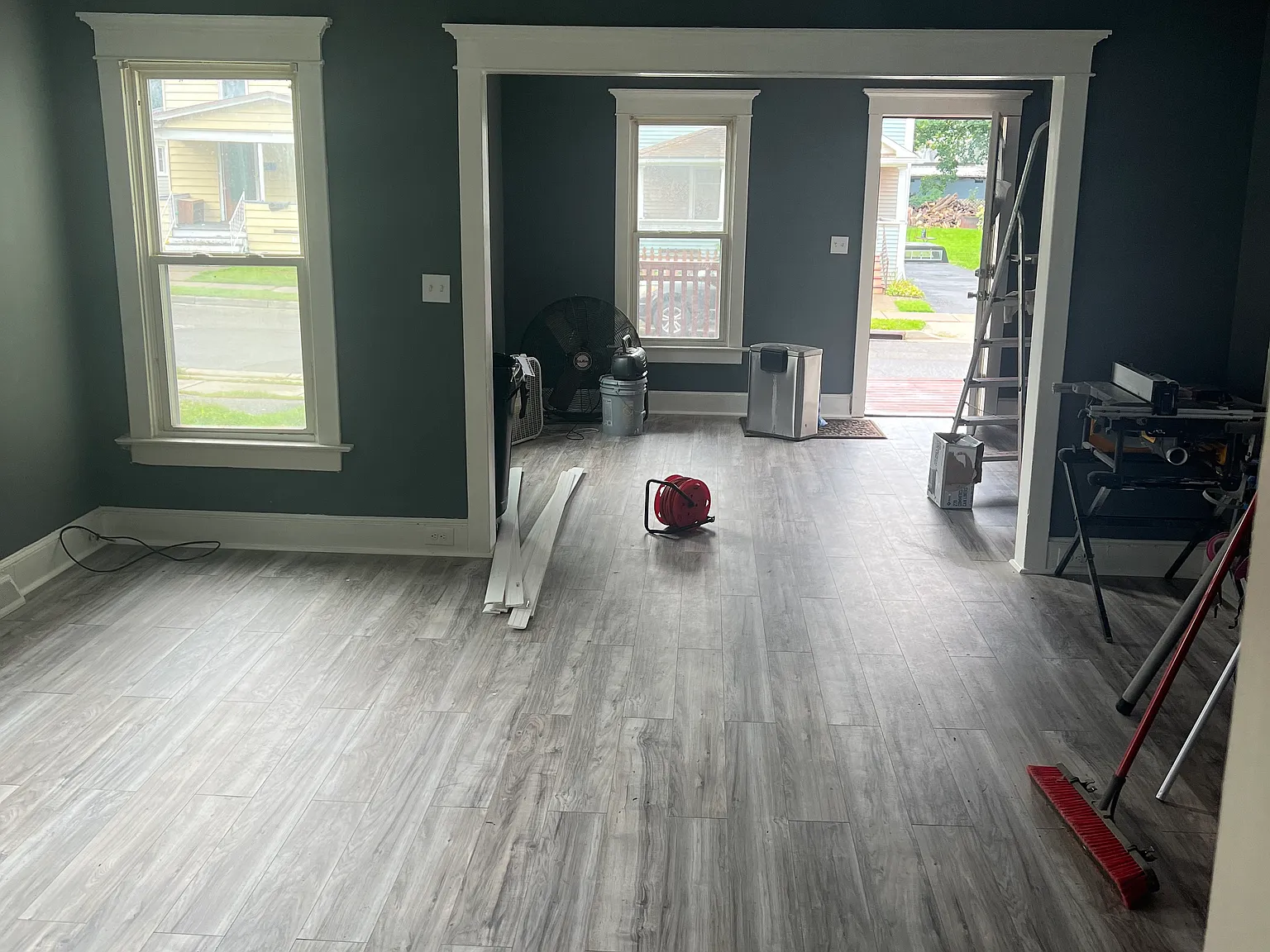 3 bed, 1100 sqft, $1,700 — Photo 3