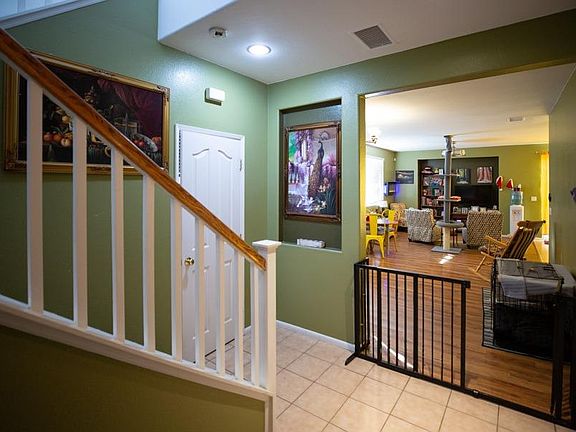 3rd image of 270 Penhow Cir