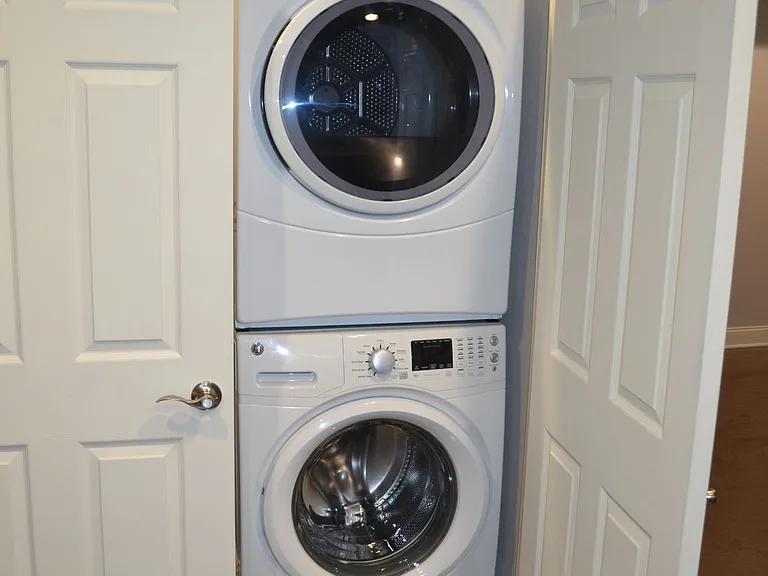 156 Lambert Dr — Photo 24