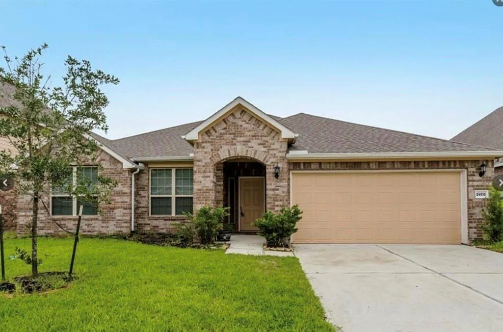 3 bed, 3.0 bath, 2598 sqft, $2,600 — Photo 1