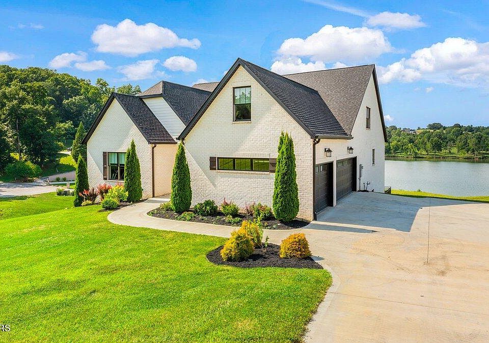 1st image of 560 Silent River Ln