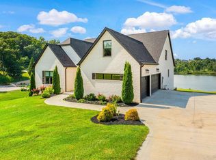 560 Silent River Ln, Loudon, TN 37774