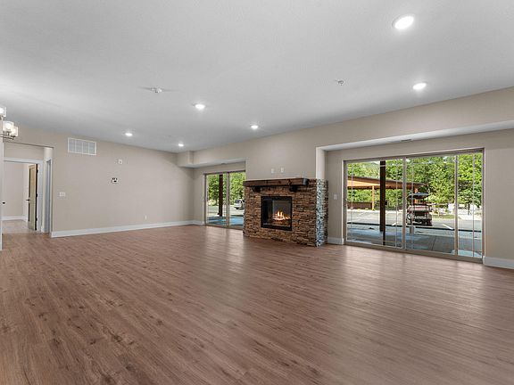 4th image of 120 Pavilion Court