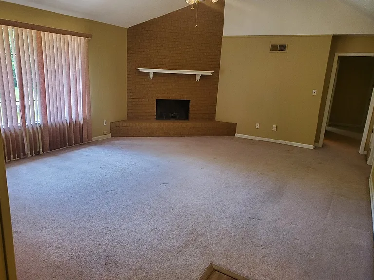 8512 Bridgewood Dr — Photo 3