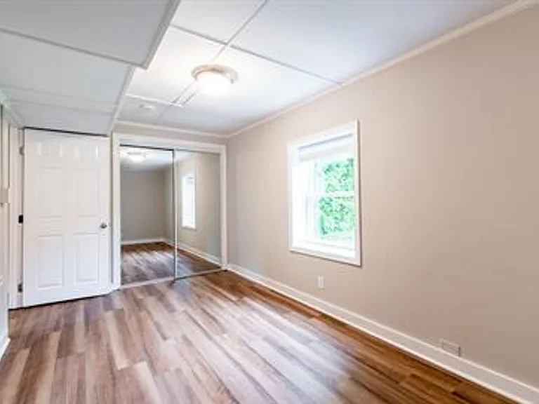 104 E Madison St — Photo 4