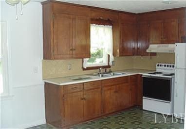 5th image of 108 Woodbine Dr