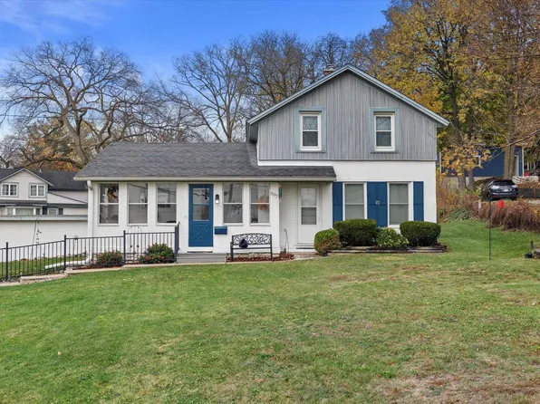 307 West Wisconsin AVENUE, Pewaukee, WI 53072