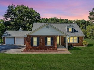 1042 Old Sessler Mill Rd, Troutville, VA 24175