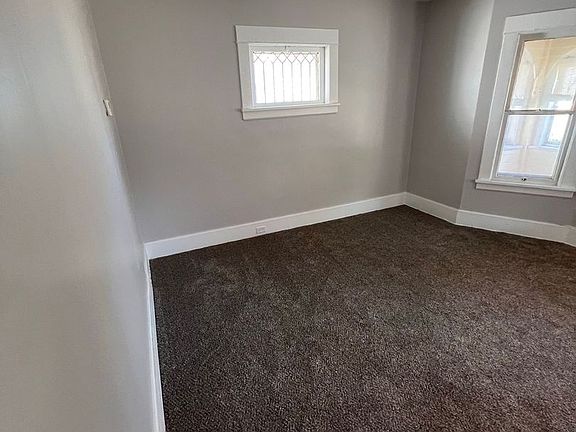 3rd image of 15912 Parkgrove Ave